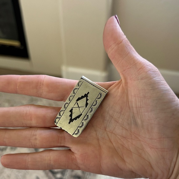 Silver Geometric Pattern Money Clip - Picture 5 of 5